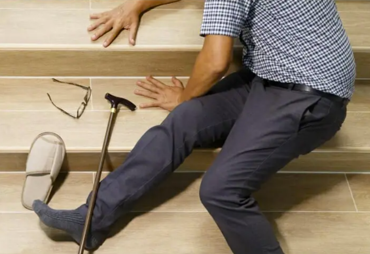 Study finds link between falls, increased dementia risk - Viconic Health